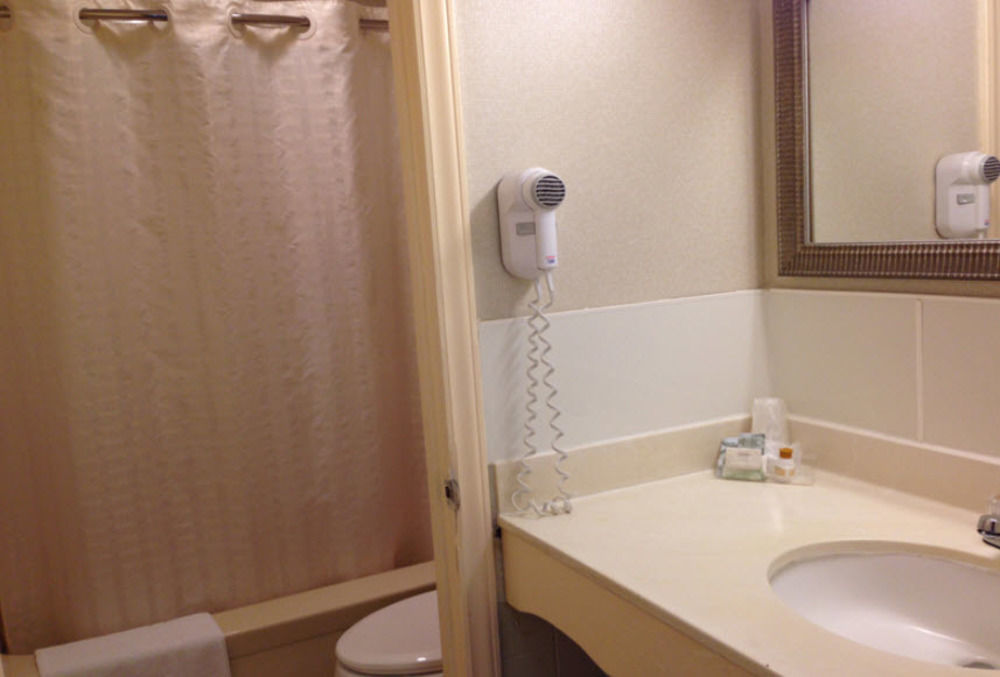 Wilbraham Inn Ludlow Экстерьер фото