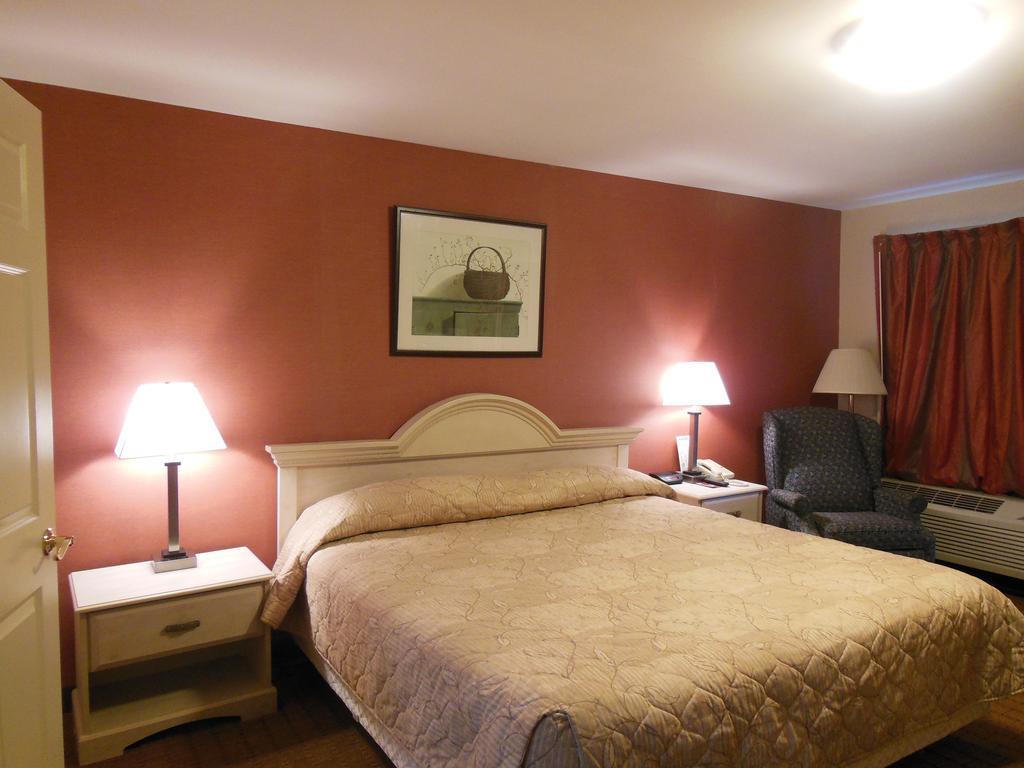 Wilbraham Inn Ludlow Экстерьер фото