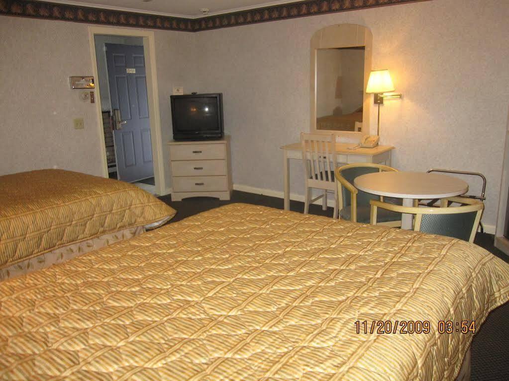 Wilbraham Inn Ludlow Экстерьер фото